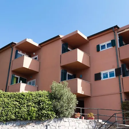 087 - Casa Baite Tra Ulivi E Mare Con Giardino E Vista Mare, 6minuti - Parcheggio Privato Gratis * Imperia